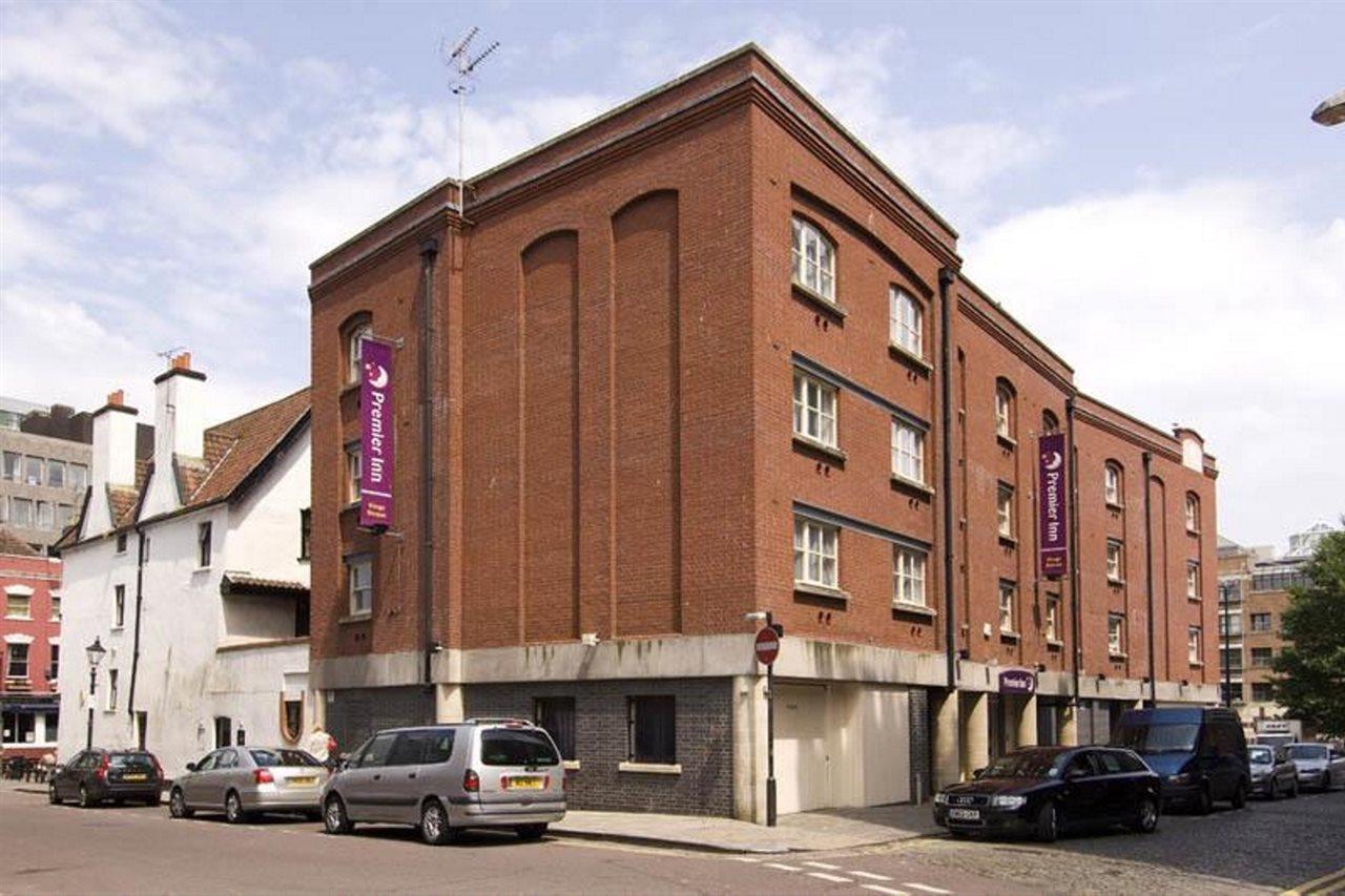 Premier Inn Bristol City Centre King Street Exterior photo